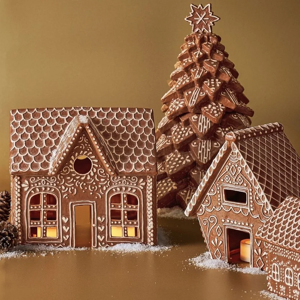 Pottery Barn Gingerbread House Stoneware New With Tag